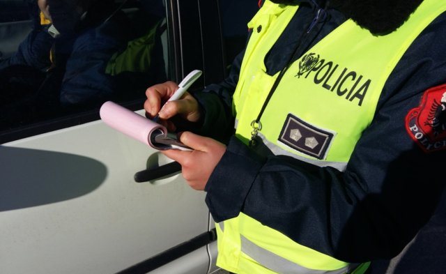 Gjobat e makinave, do te falen 5. 3 miliard leke